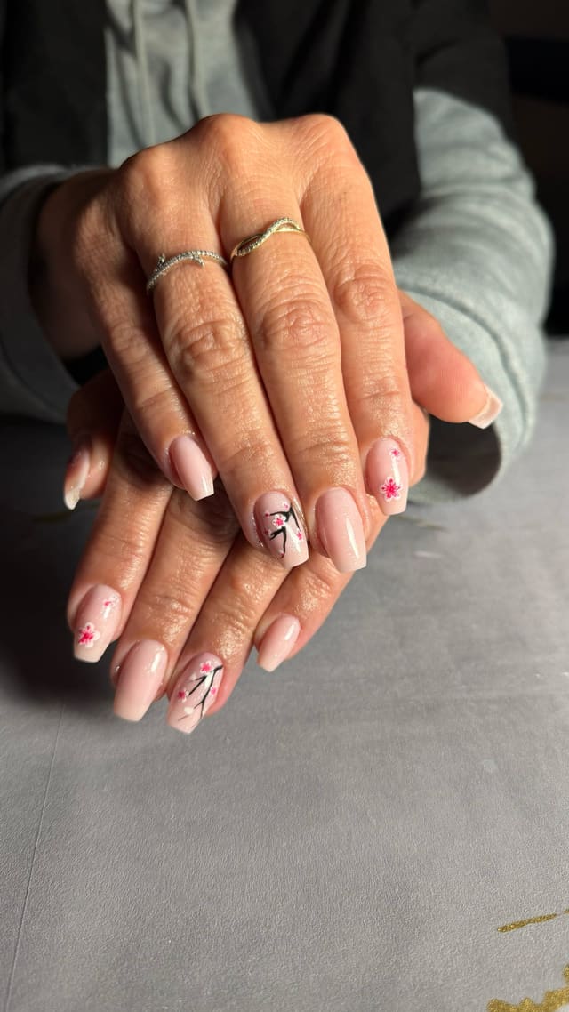 Nail art de printemps délicat par Andysun Beauty